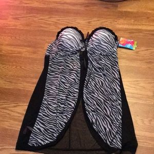 Black and white zebra nighty